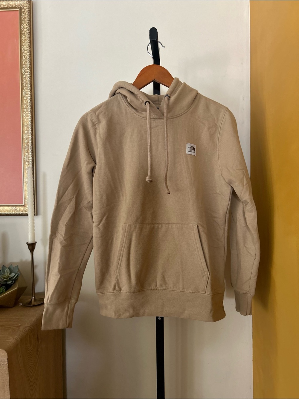 The North Face Women's Heritage Patch Pullover Hoodie Sweatshirt Tan Beige Small